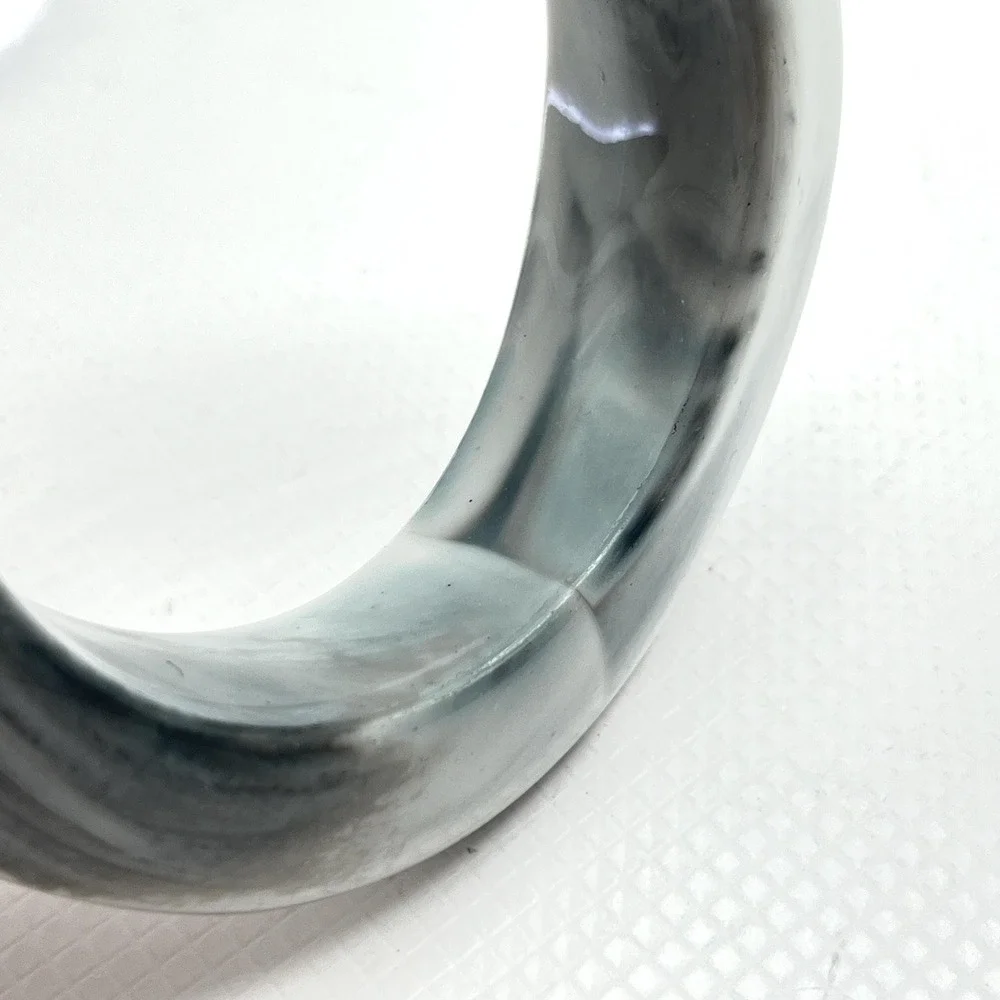 Vintage Black and White Marbled Mod Chunky Lucite Heavy Plastic Bangle Bracelet